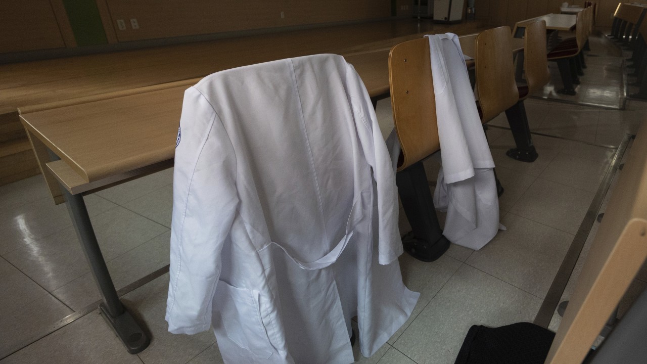 South Korean medical schools face expulsion amid ongoing strike over government quotas