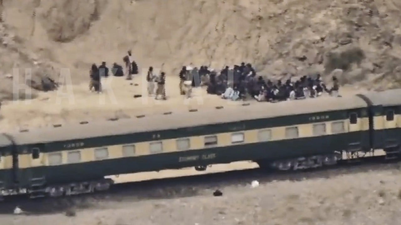 Pakistan says all train hijackers killed, ending hostage stand-off