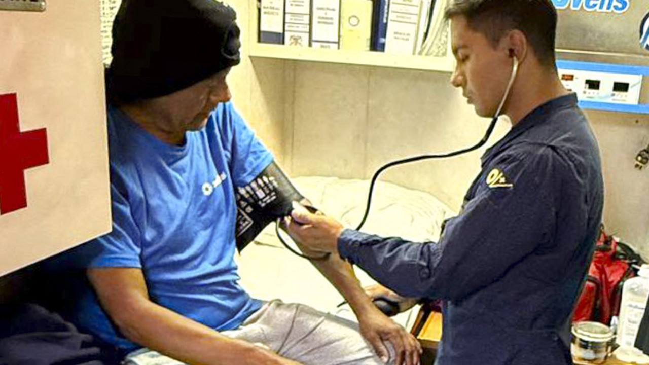 Peru fisherman, who survives 95 days at sea eating roaches, birds, turtles, returns home