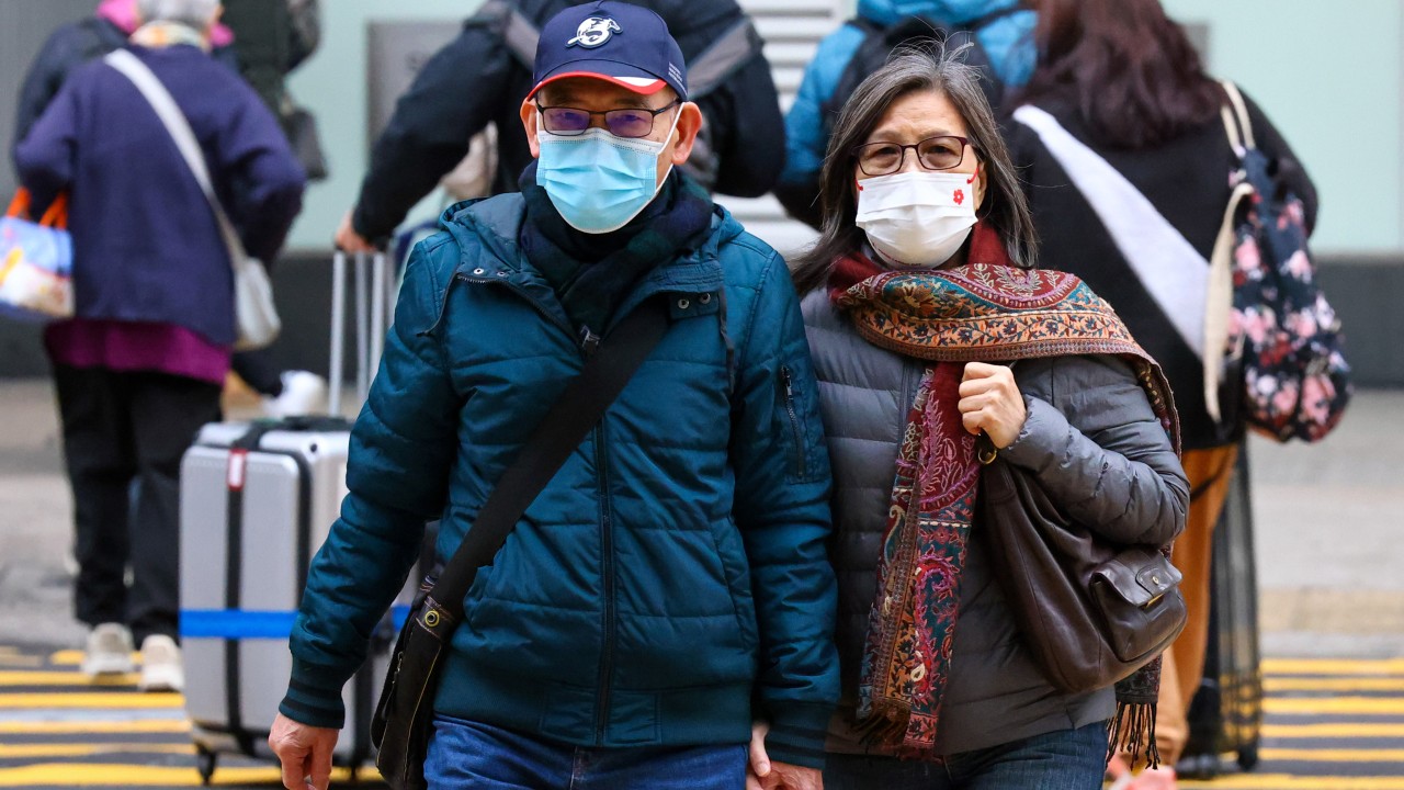 Hongkongers wake up to cool weather, as temperatures fall to 15 degrees Celsius