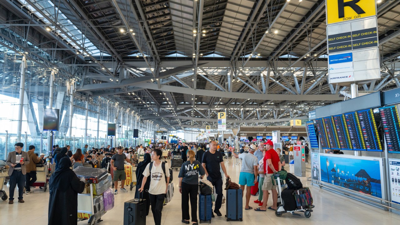 Thailand to stop allowing foreign pilots on domestic flights from next year