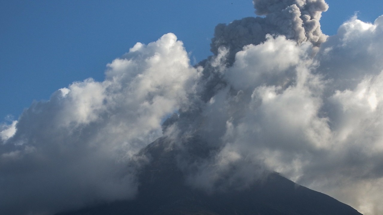 Indonesia’s Mount Lewotobi Laki-Laki volcano erupts, grounding Bali flights