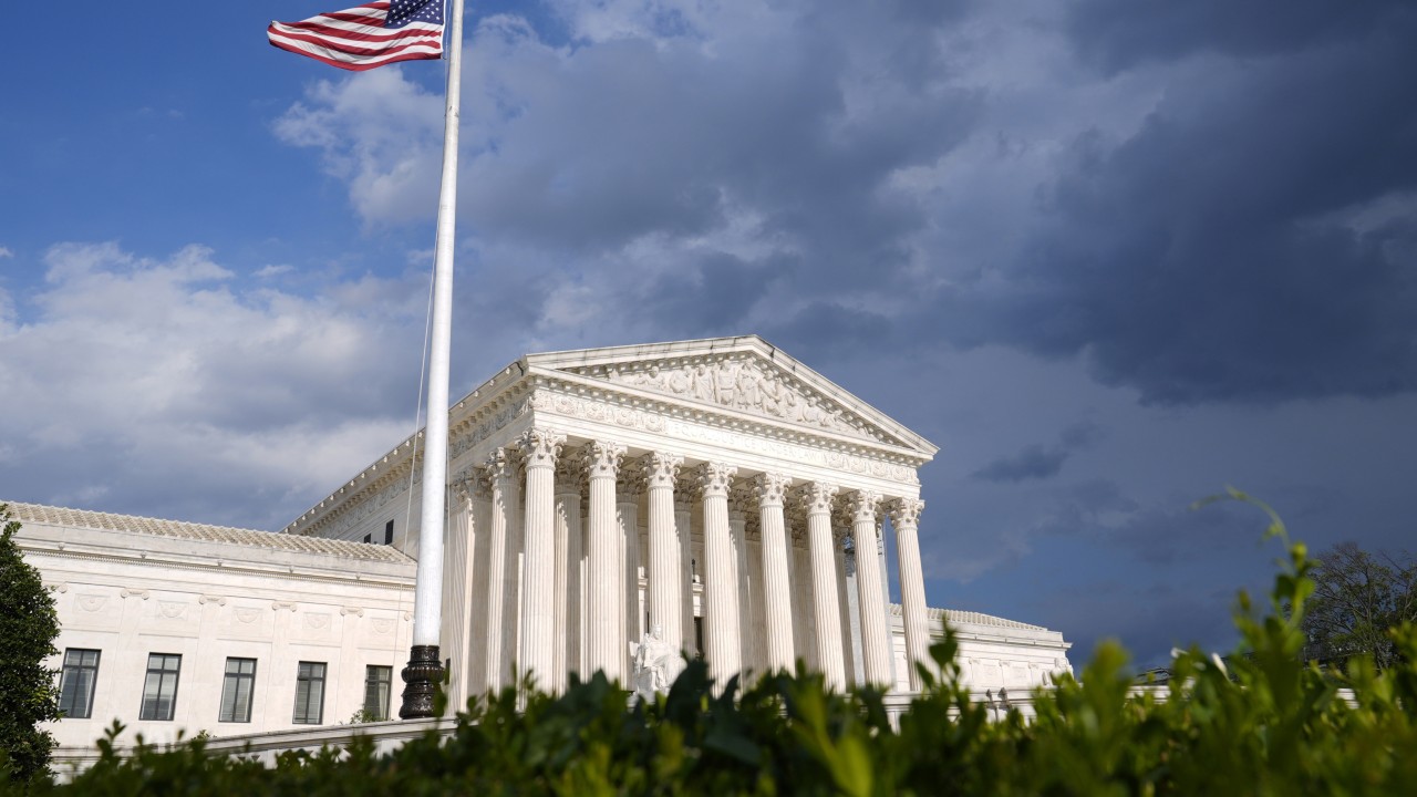 Trump takes battle to reinstate fired federal workers to US Supreme Court