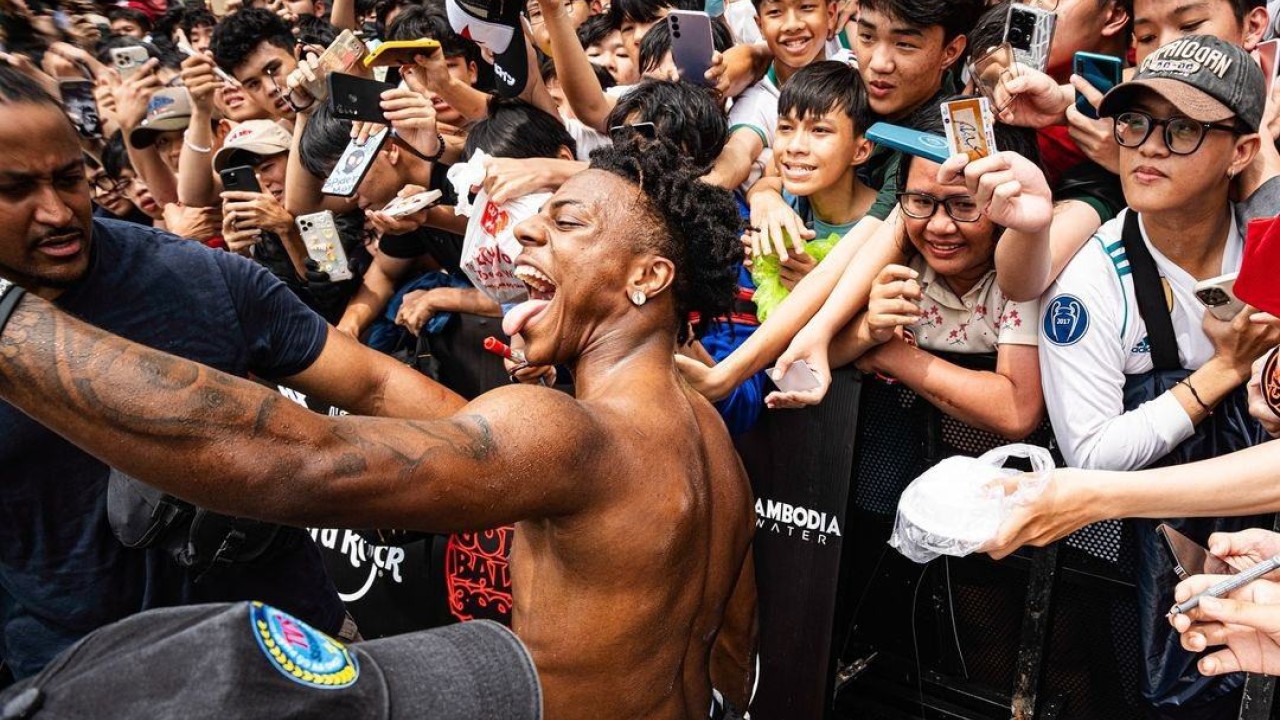 China hails US YouTube star who racks up 10 million views in Beijing, Shanghai streams