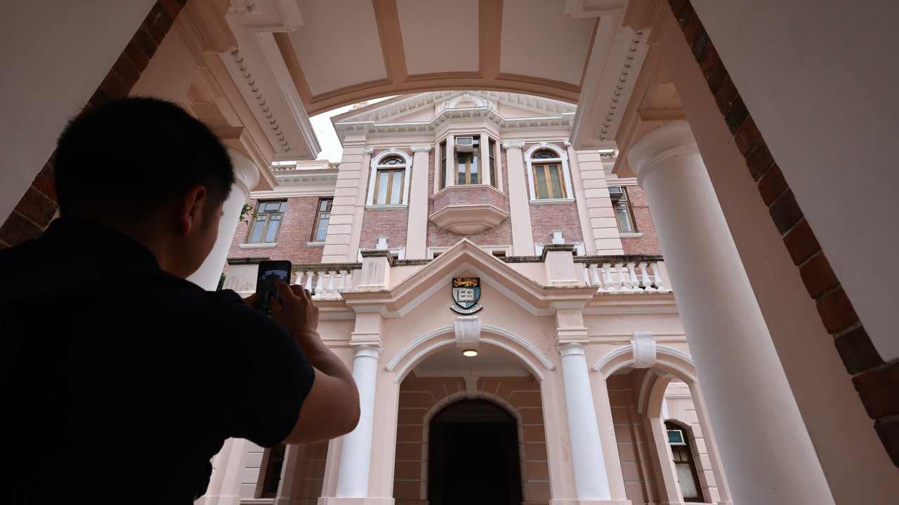 Woman charged with using fake papers to get into HKU hires new senior counsel