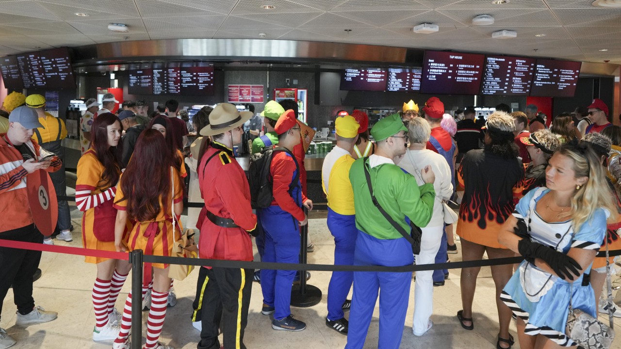Kai Tak Stadium dazzles Hong Kong Sevens fans but long queues spoil party