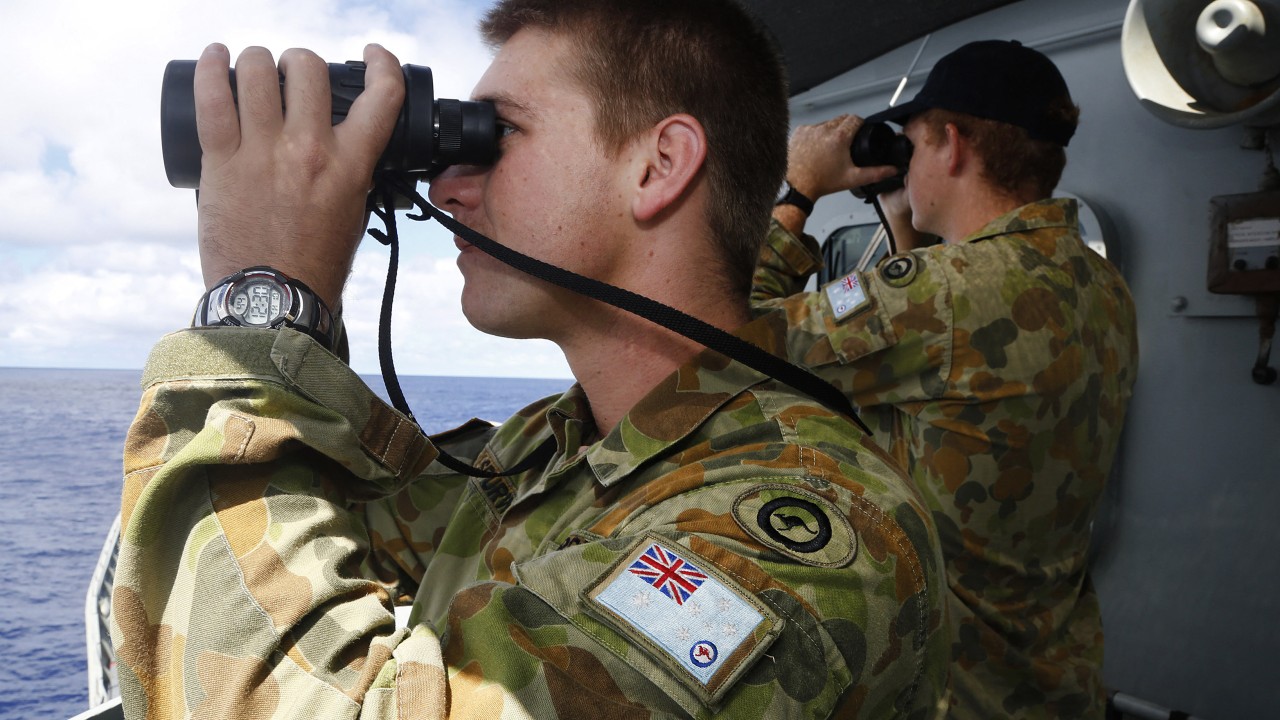 Australia tracks hi-tech Chinese research ship off its coast
