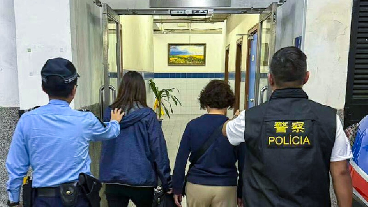 Macau police arrest 2 Hong Kong sisters over taking HK$612,000 lost in taxi