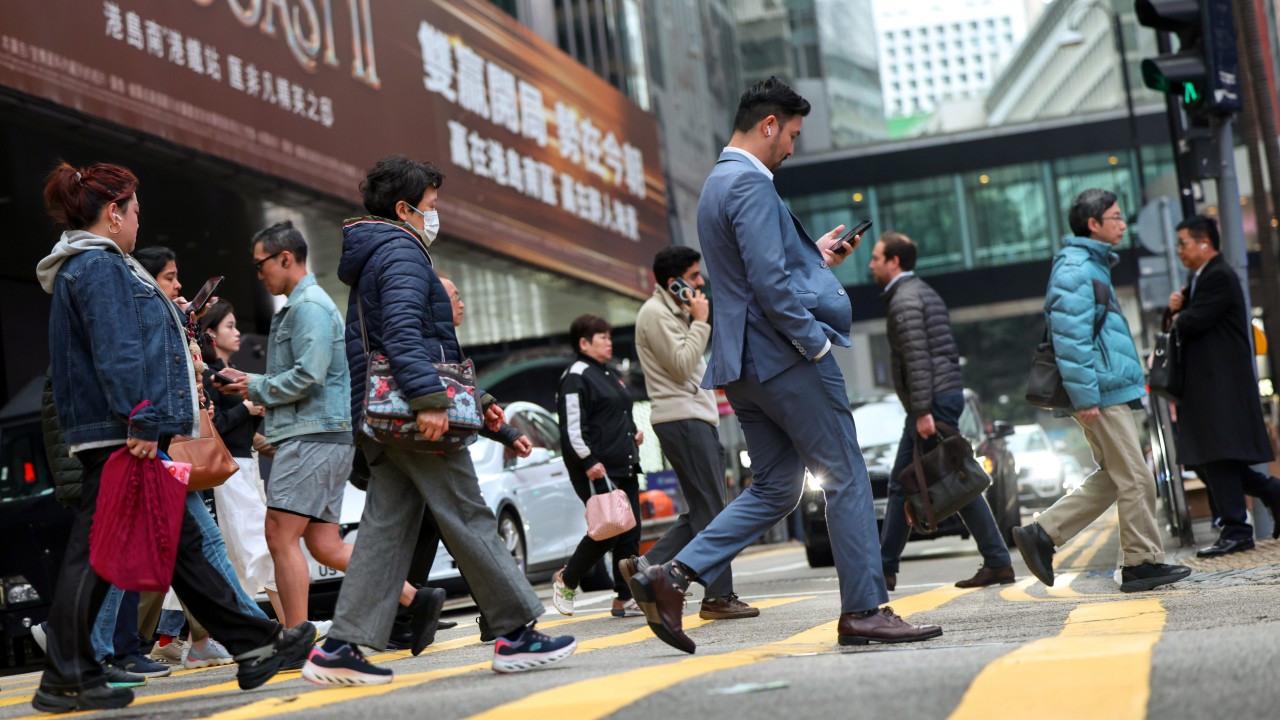 Only 1 in 10 Hong Kong non-government workers enjoys flexible schedules: survey