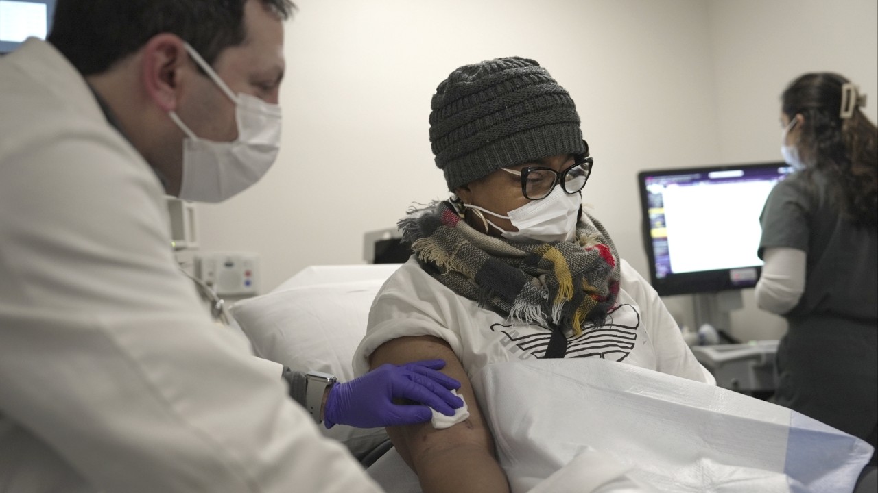 Pig kidney removed from US woman after record-setting 4 months