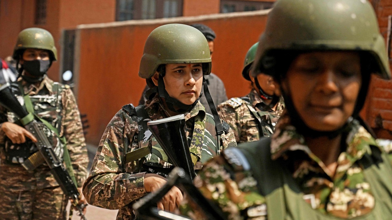 Indian army officer and 3 suspected militants killed in Kashmir