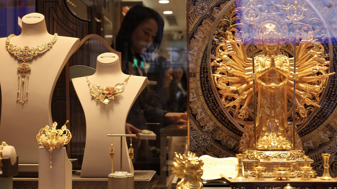 Hong Kong gold shops become buyers as local price hits all-time high
