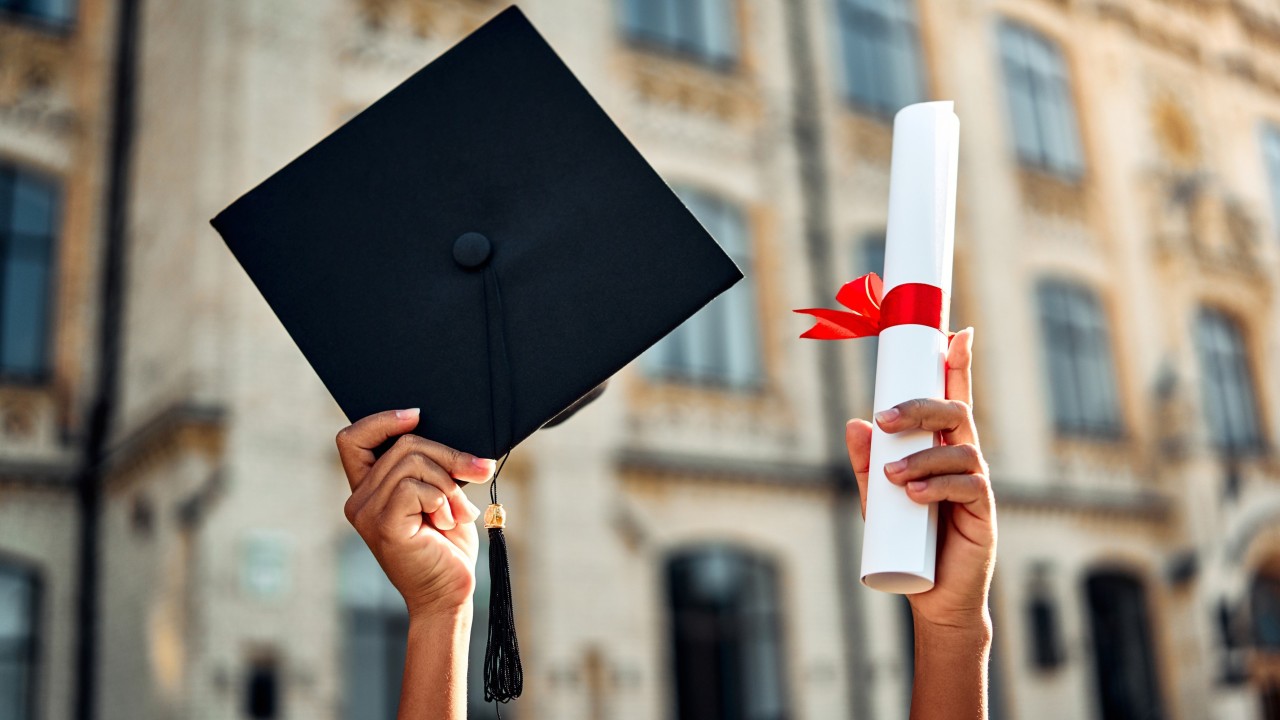 Five jobs for a jobseeker: in China, PhD graduates may have far more opportunities than US