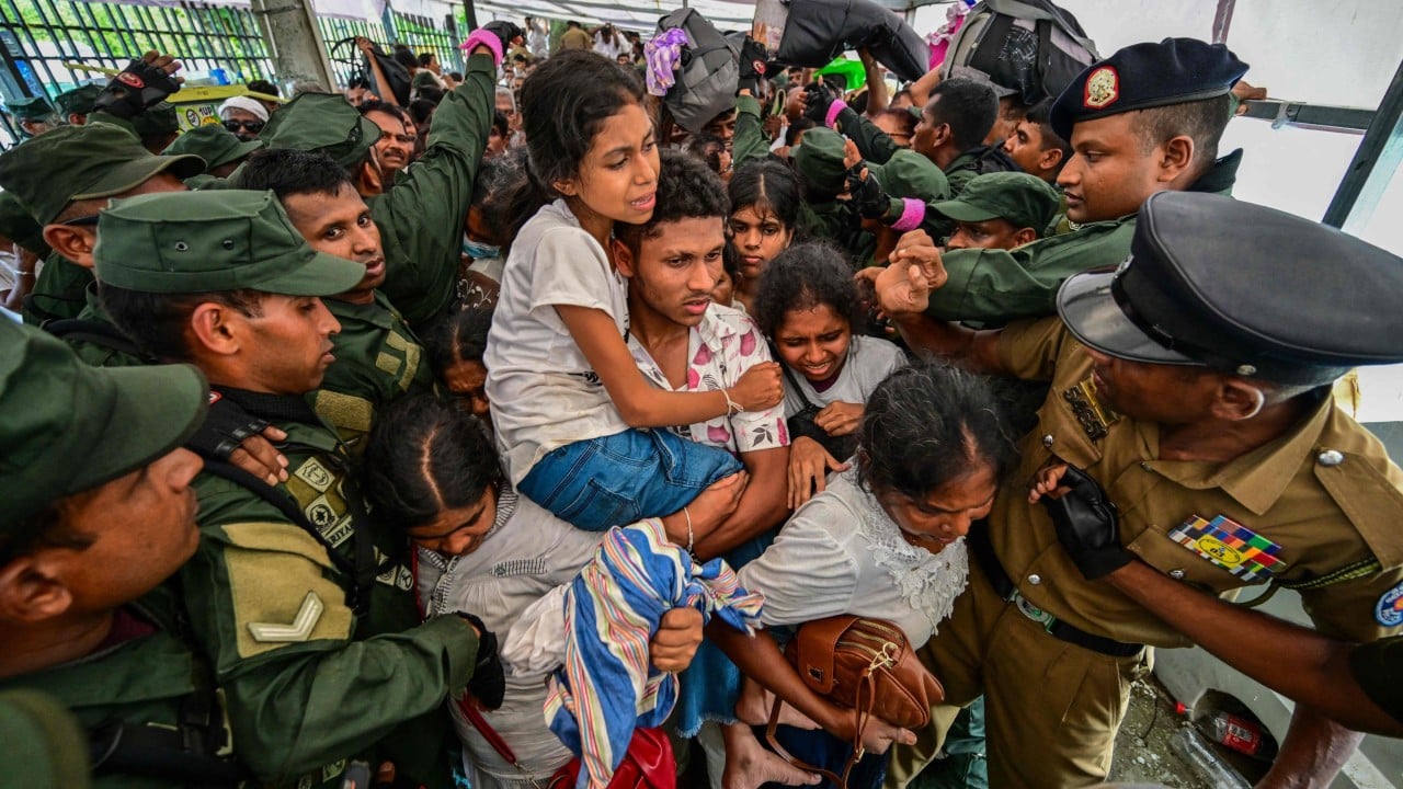 Buddha tooth relic photo sparks Sri Lankan police investigation