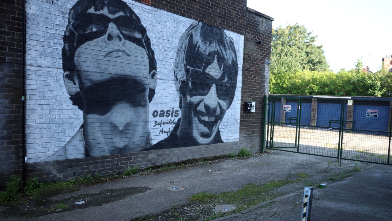 Oasis fans lose US$2.7 million to ticket scams in UK ahead of comeback tour