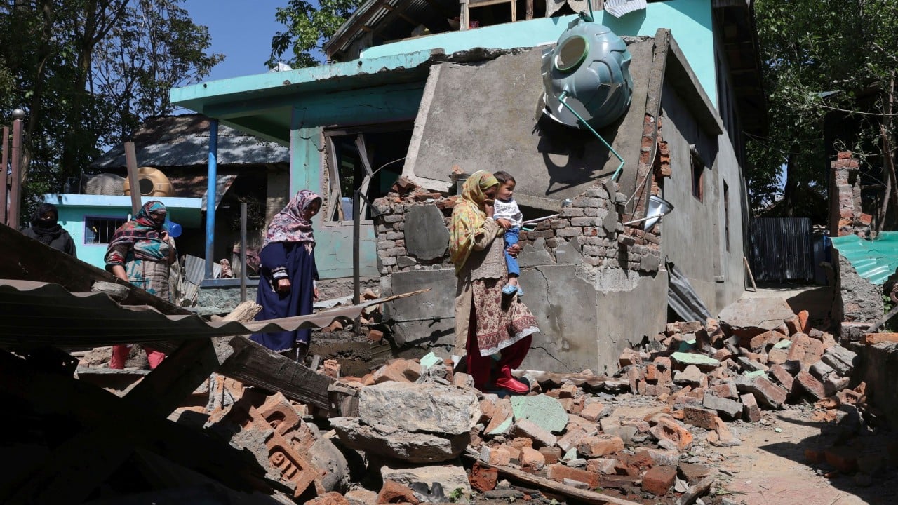 India destroys homes of 2 Kashmir attack suspects