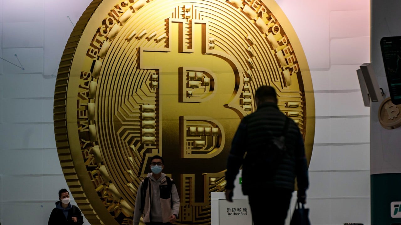 Nearly 100 Hongkongers lose HK$90 million in 1 week through investment scams