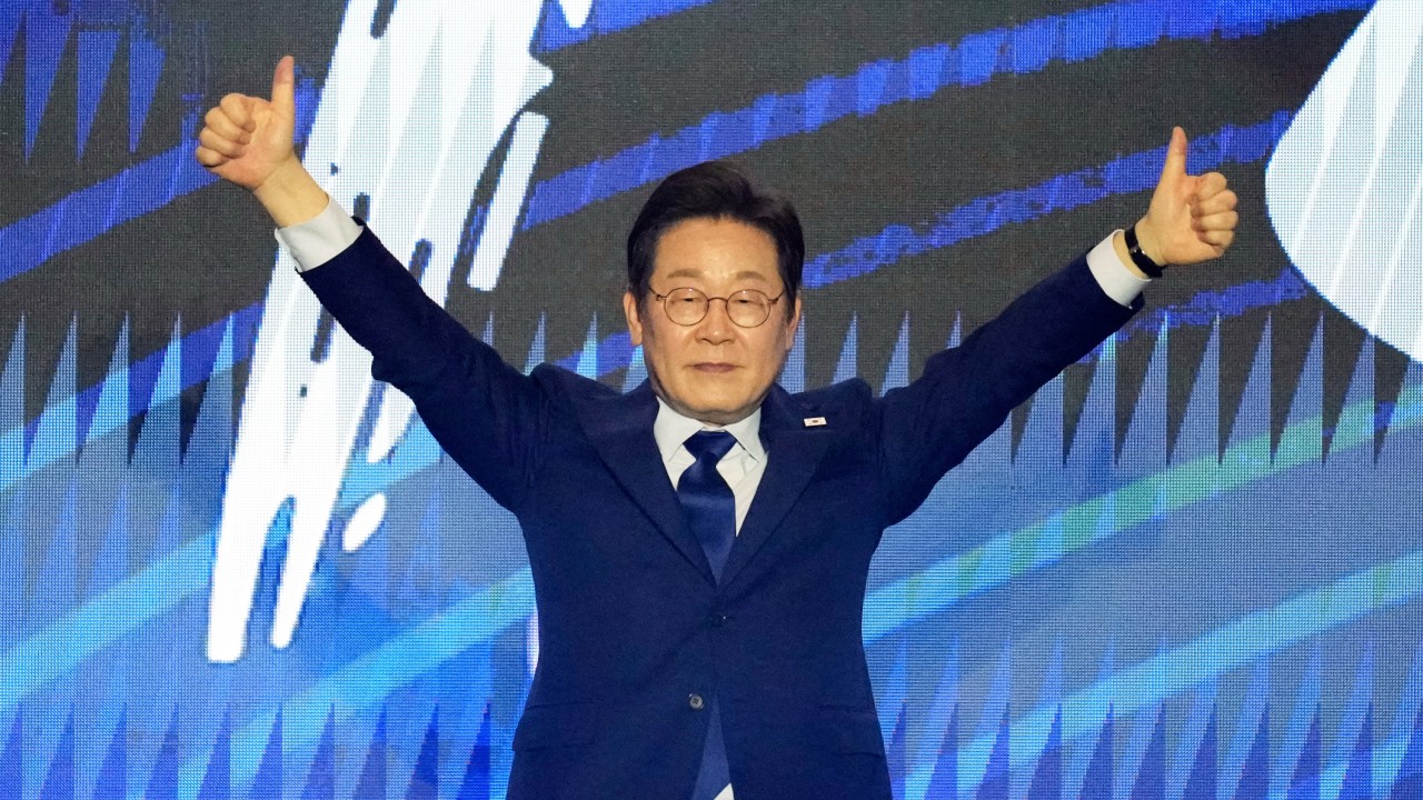 Front-runner Lee Jae-myung wins party primary for South Korea election