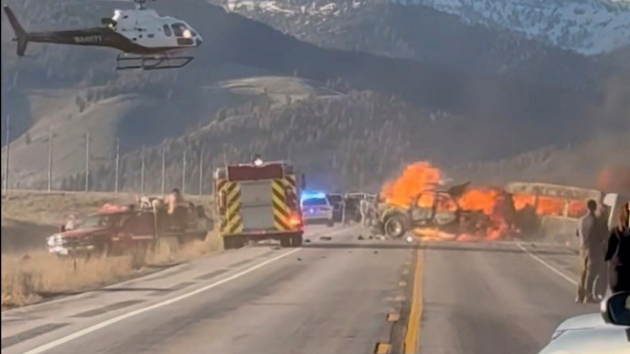 5 Chinese tourists among 7 killed in US after tour van and truck collide near Yellowstone