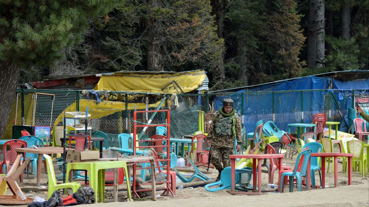 Russia says willing to help resolve India-Pakistan differences over Kashmir