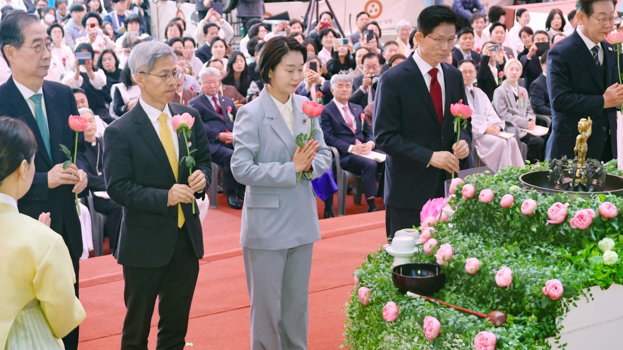 South Korea’s presidential race in chaos amid conservative clash, liberal legal battles
