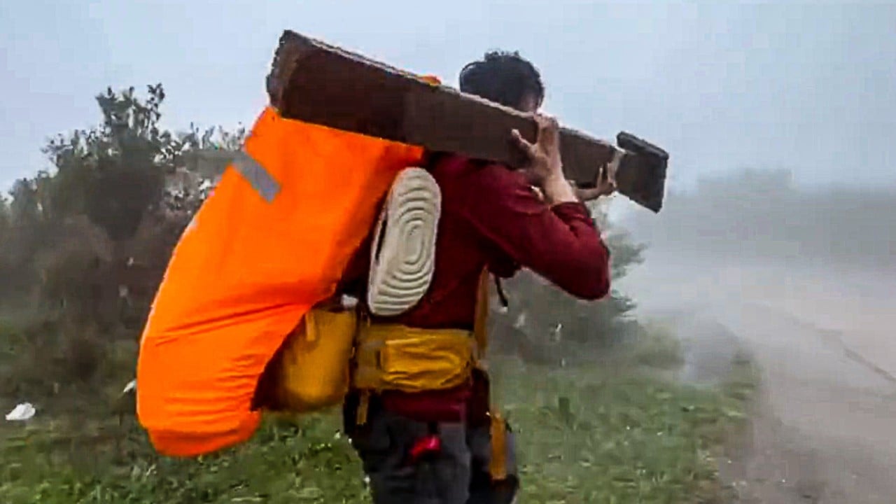 Hongkongers left outraged after clip shows hiker removing MacLehose Trail marker