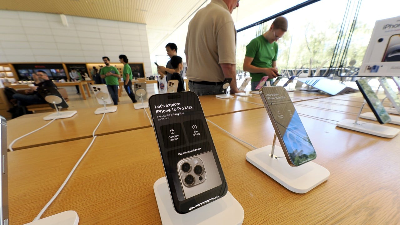 US smartphone shipments jumped 30% in March on tariff anticipation, analysts say