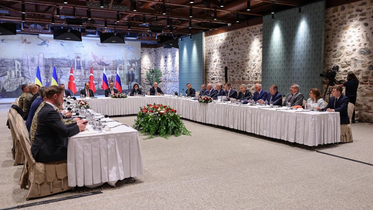 Що очікувати? Росія, Україна зустрічається в Туреччині в прямих мирних переговорах Що очікувати? Росія, Україна зустрічається в Туреччині в прямих мирних переговорах