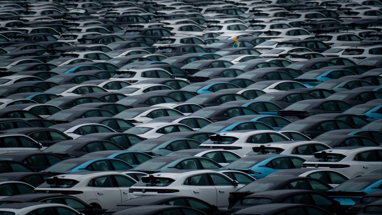 China directs state bodies to buy more home-made EVs for official use