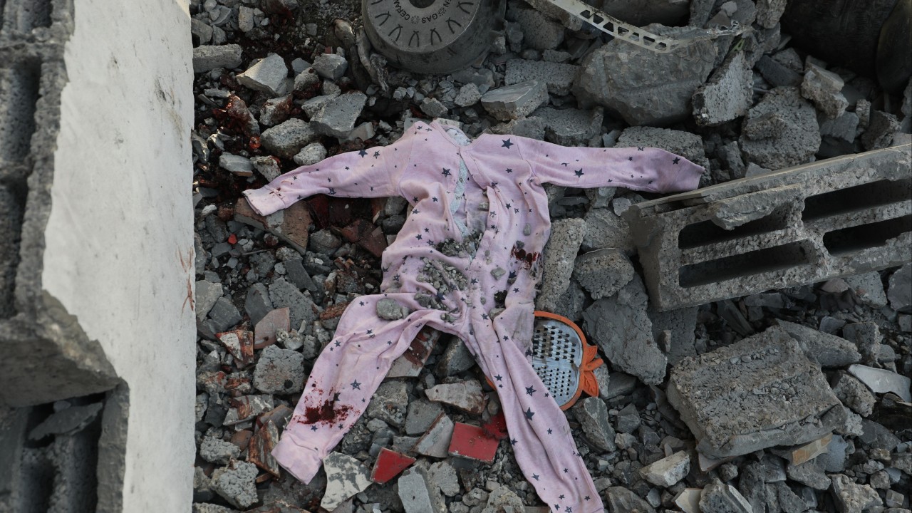 Israeli strikes kill 45 in Gaza, as desperately needed aid fails to reach Palestinians