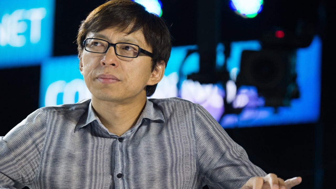 China internet pioneer urges students to put off graduate school, start-up plans