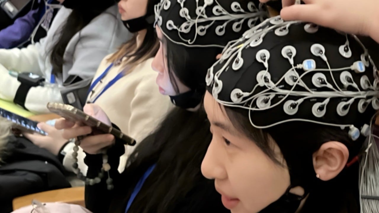 Chinese brain experiment during dance performance sparks goosebumps and aversion