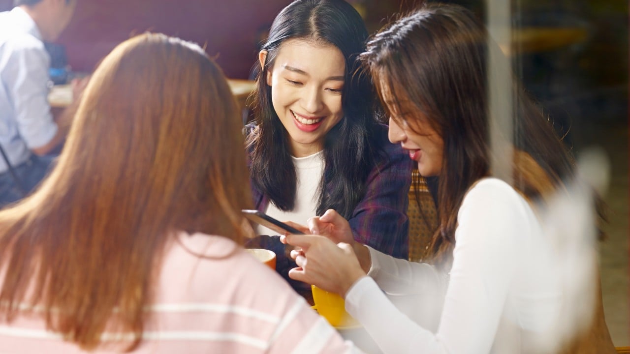 Hongkongers, mainland residents embrace Payment Connect service on first day