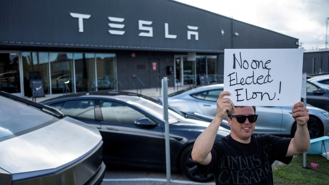 Tesla Q2 Deliveries Plunge, Robotaxi Launch Noted