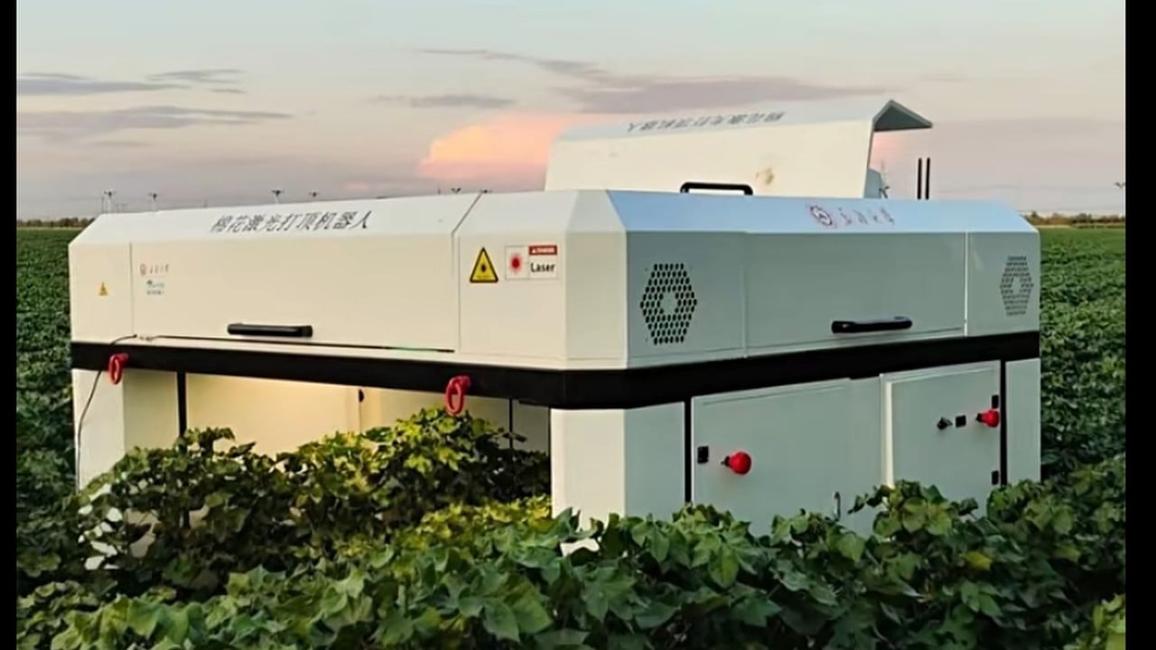 China’s cotton topping robot promises full automated production of Xinjiang crop