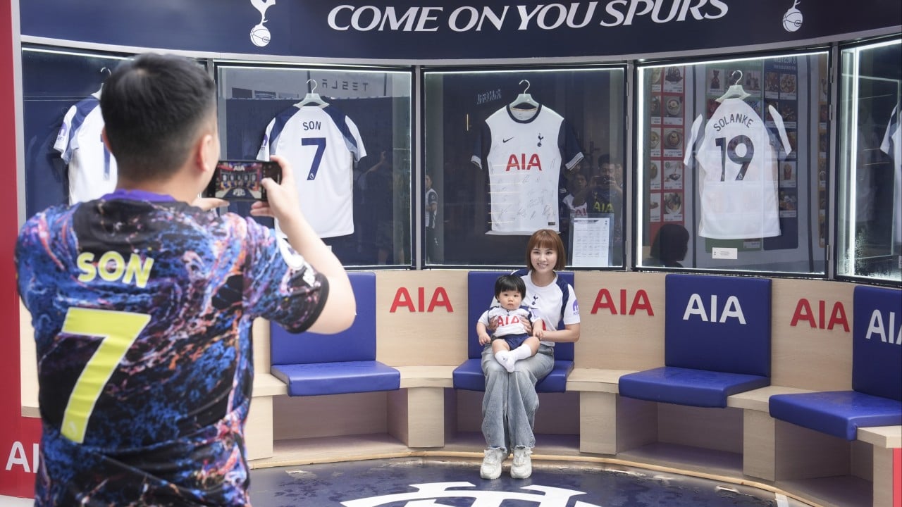 Dozens of Hong Kong, overseas Tottenham fans gather for club-themed drone show