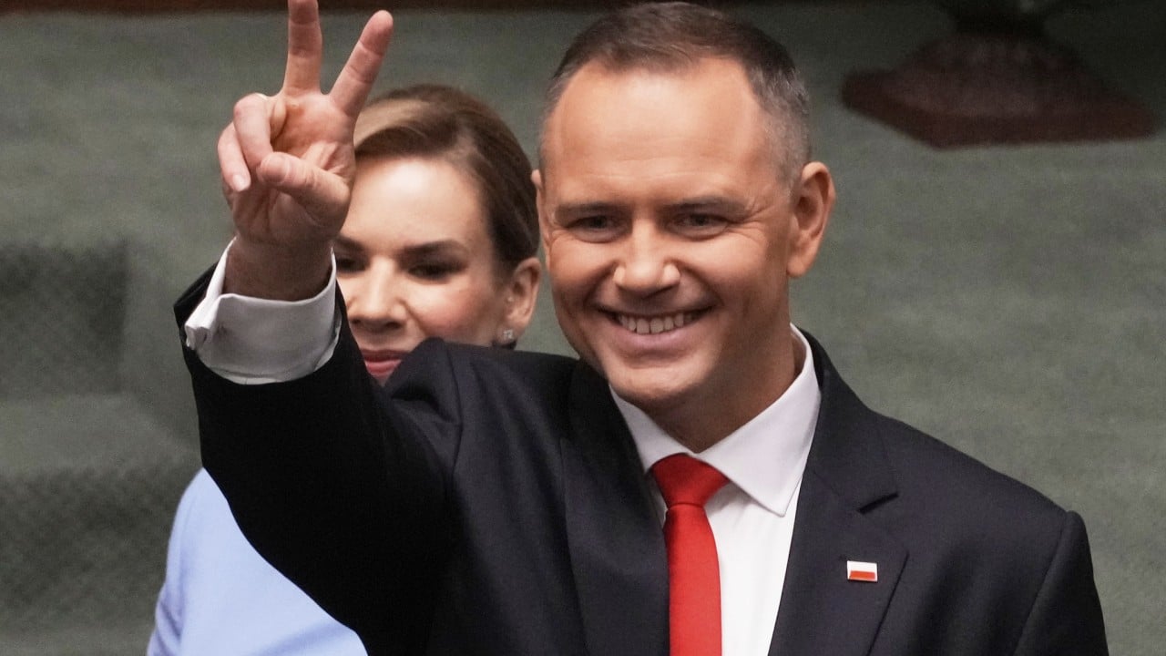 Polish President Nawrocki Vows Sovereignty Defense, Opposes Euro Adoption