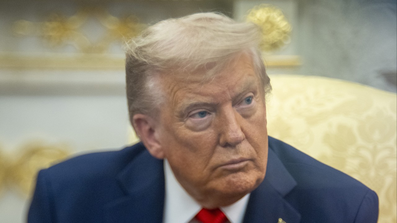 Trump grozil Kitajski s tarifami in napovedal možnost obiska