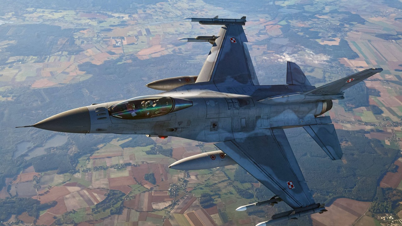 Polish F-16 crashes during air show rehearsal, killing pilot