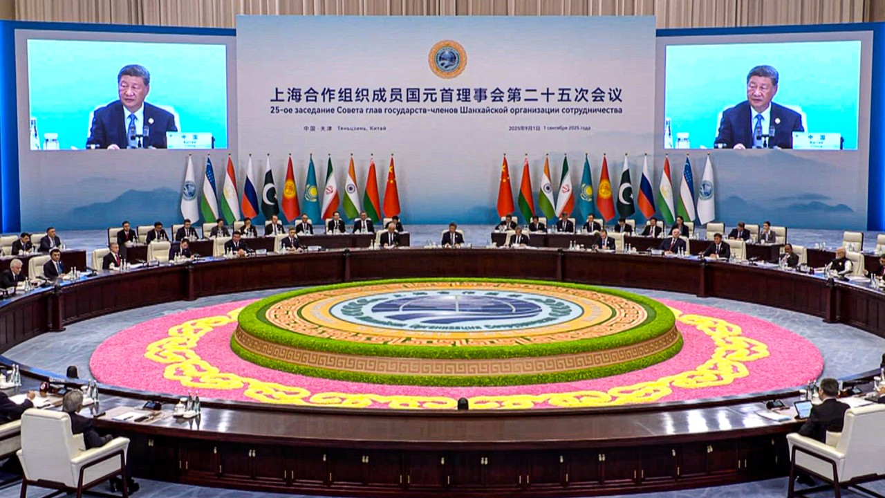 Kitajski predsednik Xi poziva k enotnosti in nasprotovanju 'mentaliteti hladne vojne'