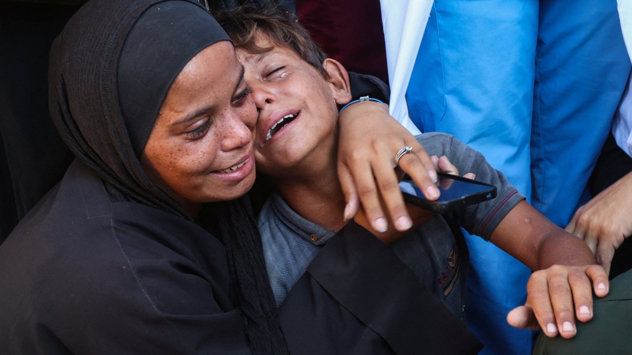 Gazans despair: ‘stay and die, or leave towards nowhere’, as Israel pushes deeper