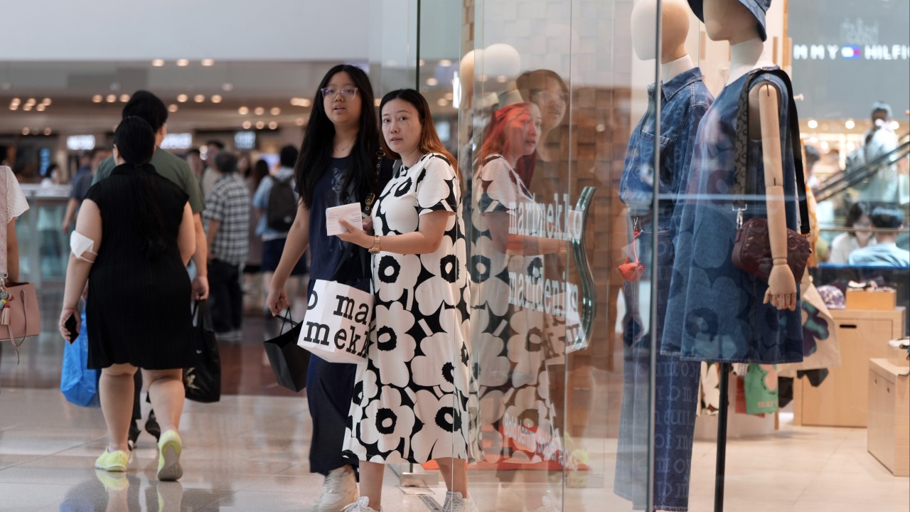 Prodaja avtomobilov v Egiptu poskočila, maloprodaja v Hong Kongu stabilna