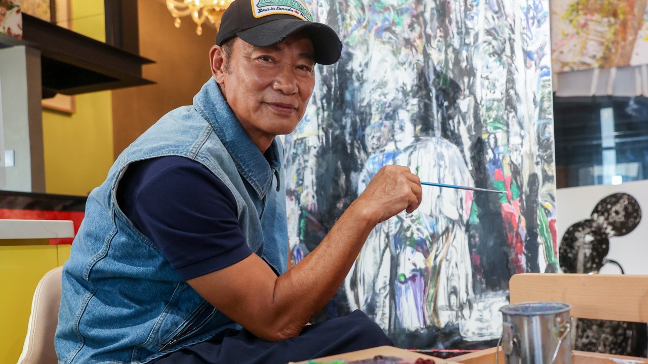 Hongkonški igralec Simon Yam se preizkuša v slikarstvu, film 'Night of the Juggler' pa ponovno oživlja