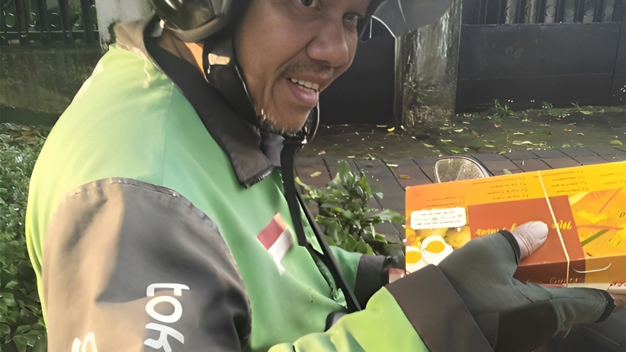 Hungry for justice: Southeast Asia sends Indonesia’s protesters food, solidarity