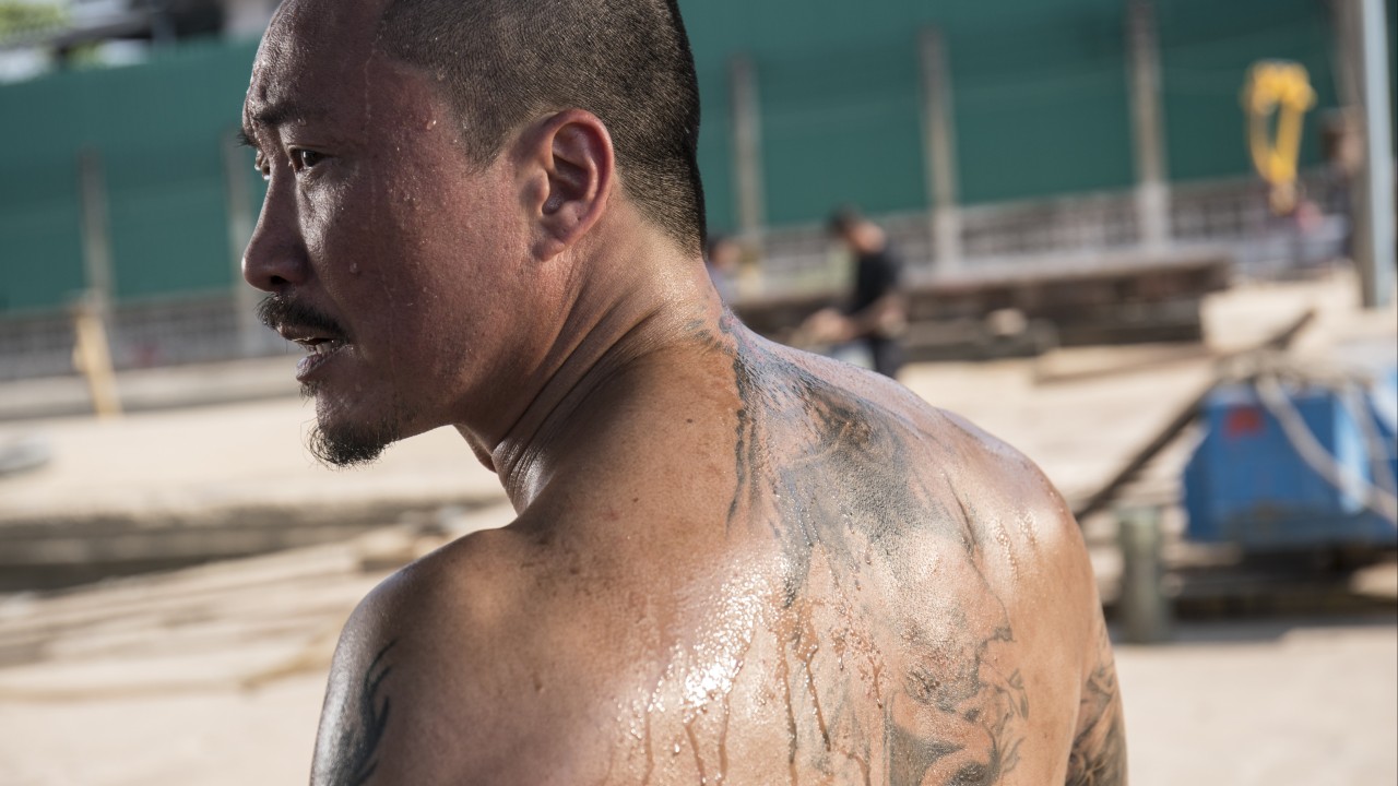 Alan Ritchson se preobrazi za novo vlogo, Ronald Cheng pa se maščuje v tajskem trilerju