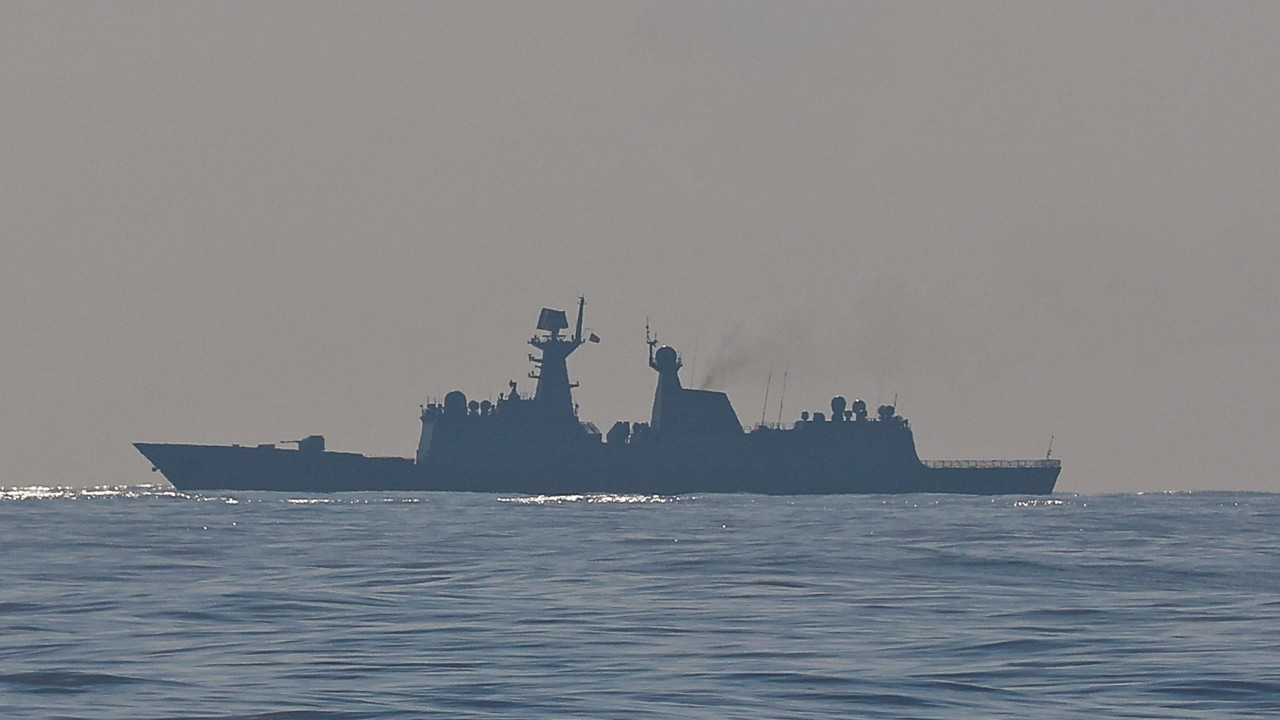 Kitajska mornarica izvaja rutinske patrulje v Južnem kitajskem morju v odgovor na skupne patrulje Filipinov, Avstralije in Kanade