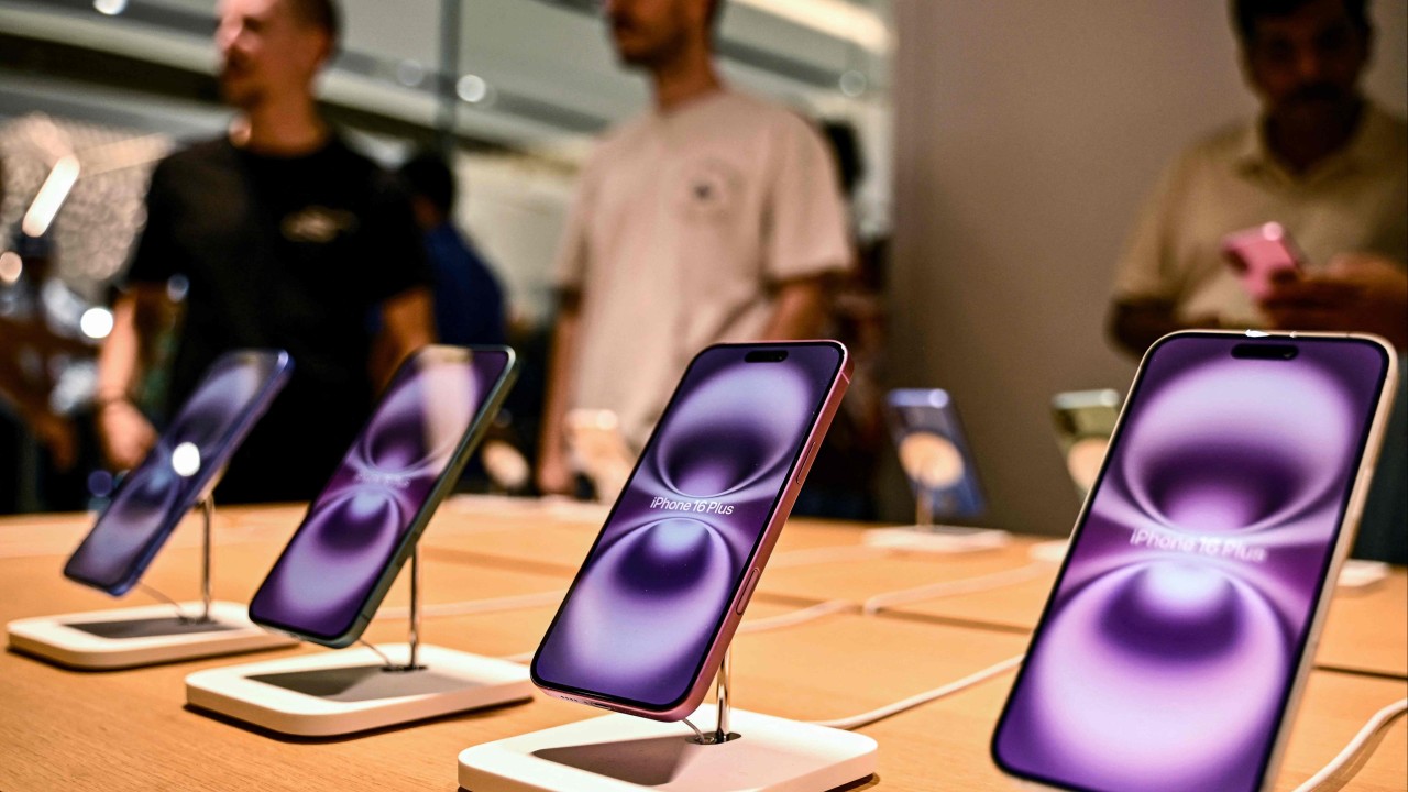 Apple’s iPhone launch on Tuesday may lack sparkle, analysts say