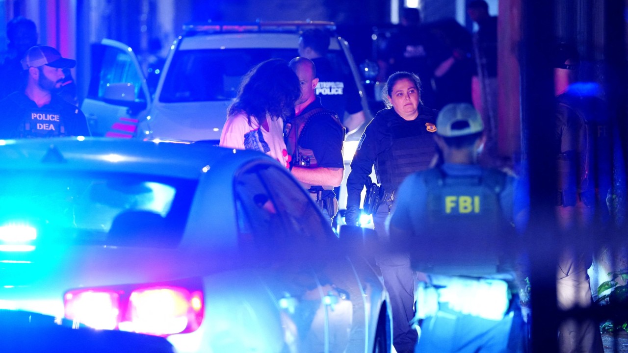 Trump threatens to ‘federalise’ US capital over immigration dispute