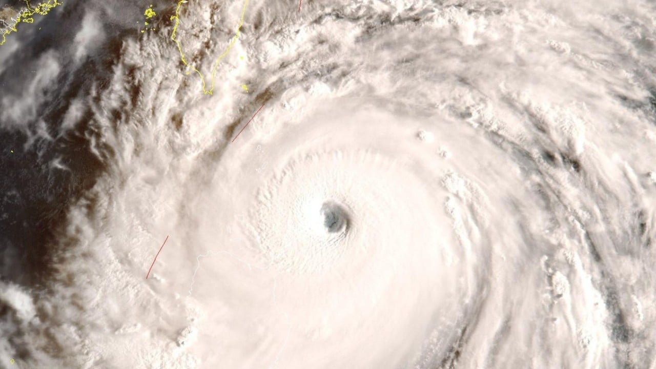 Super Typhoon Ragasa Threatens Guangdong, Hainan, Hong Kong with Evacuations, Flight Suspensions