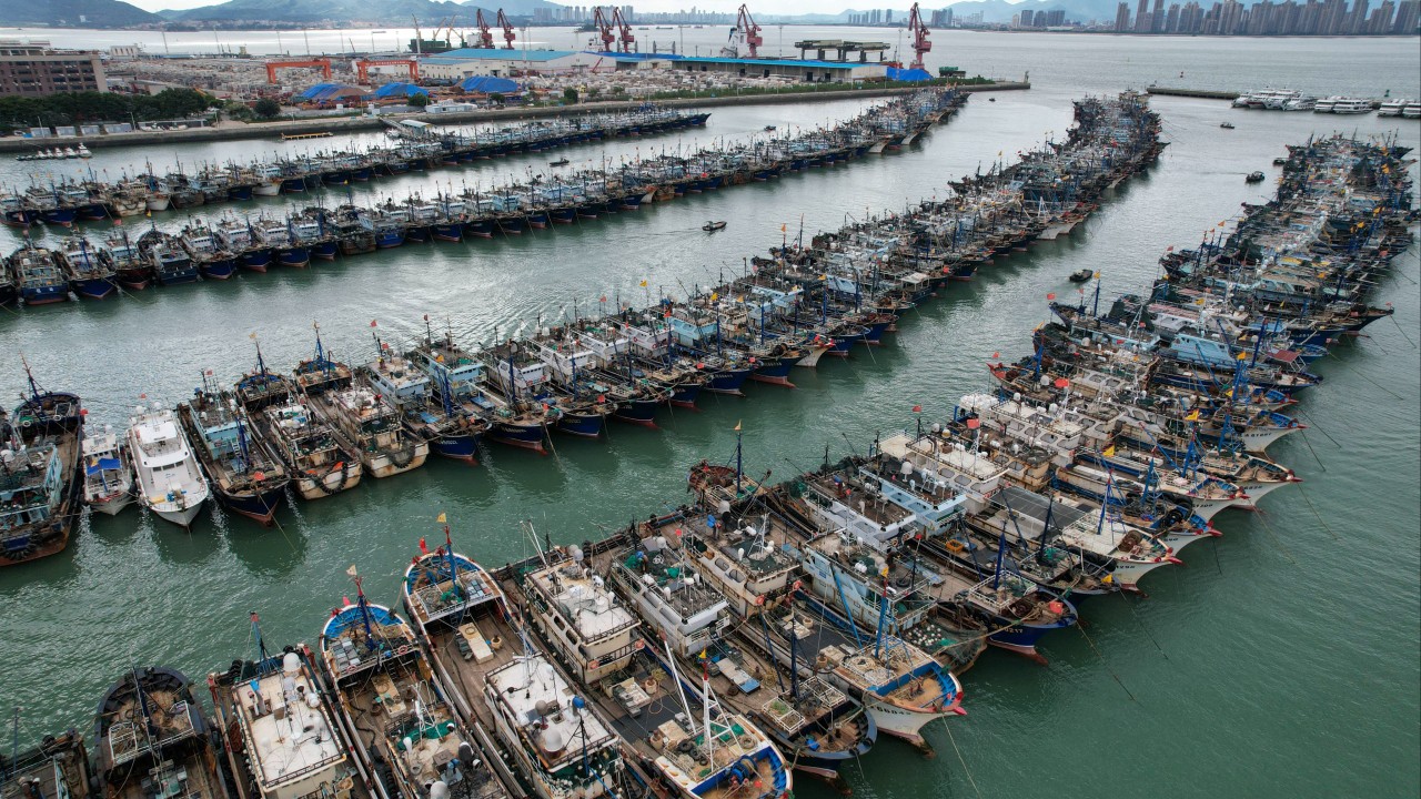 Super tajfun Ragasa ogroža Filipine in Tajvan, odpovedani številni leti